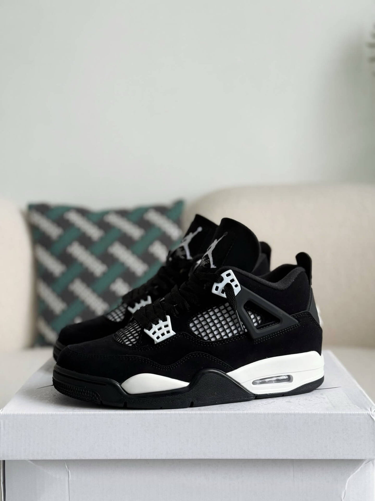 Nike Air Jordan 4 Retro – Black and White “Oreo”