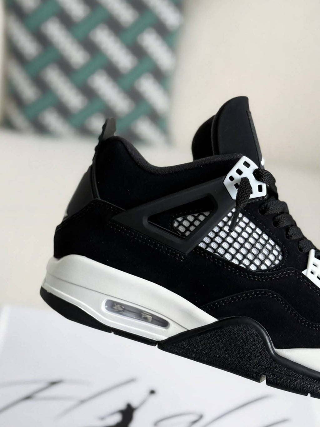 Nike Air Jordan 4 Retro – Black and White “Oreo”