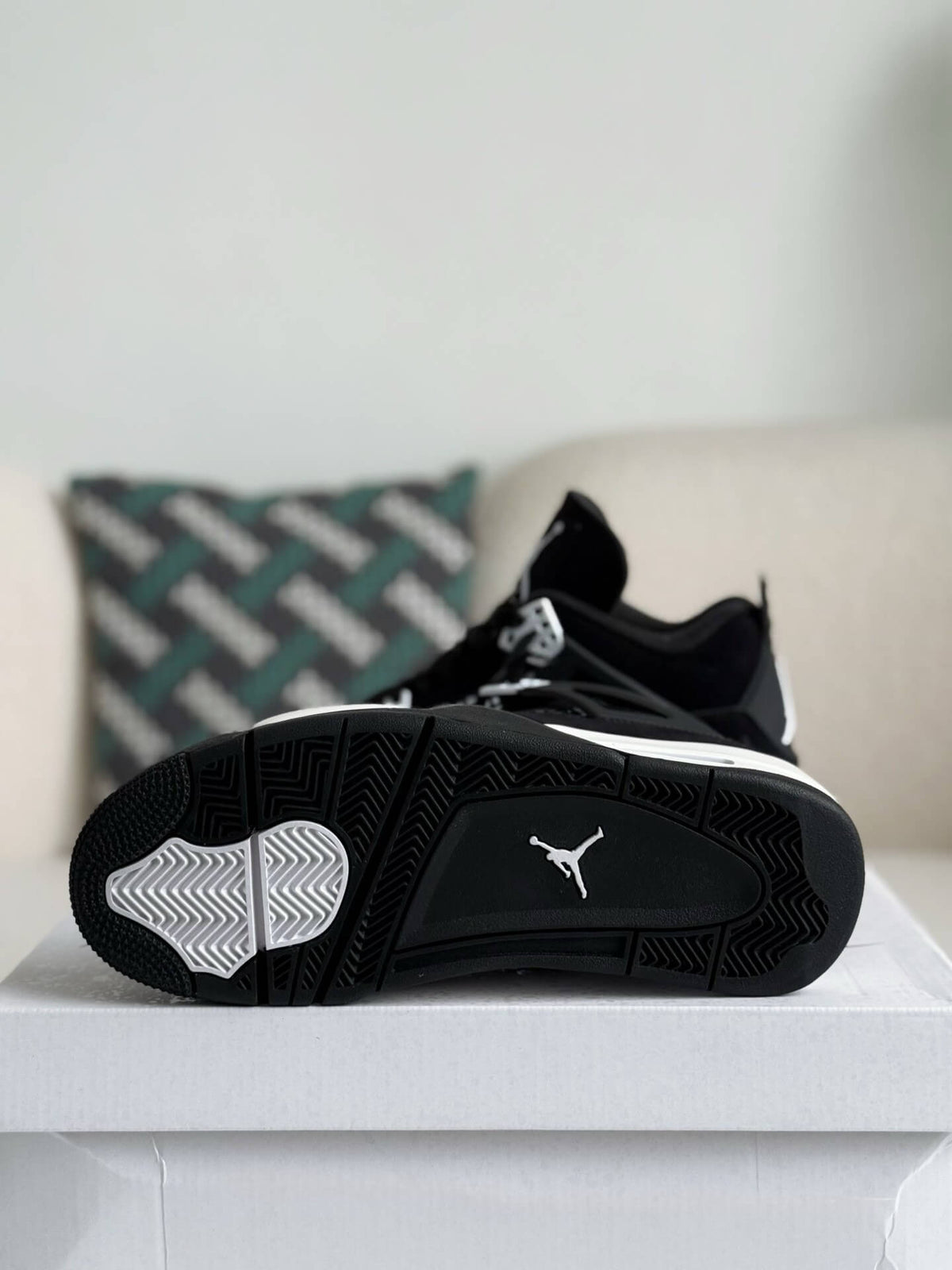 Nike Air Jordan 4 Retro – Black and White “Oreo”