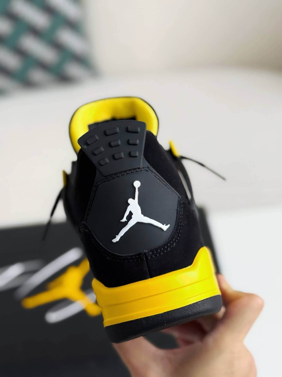 Nike Air Jordan 4 Retro Thunder -black & Yellow
