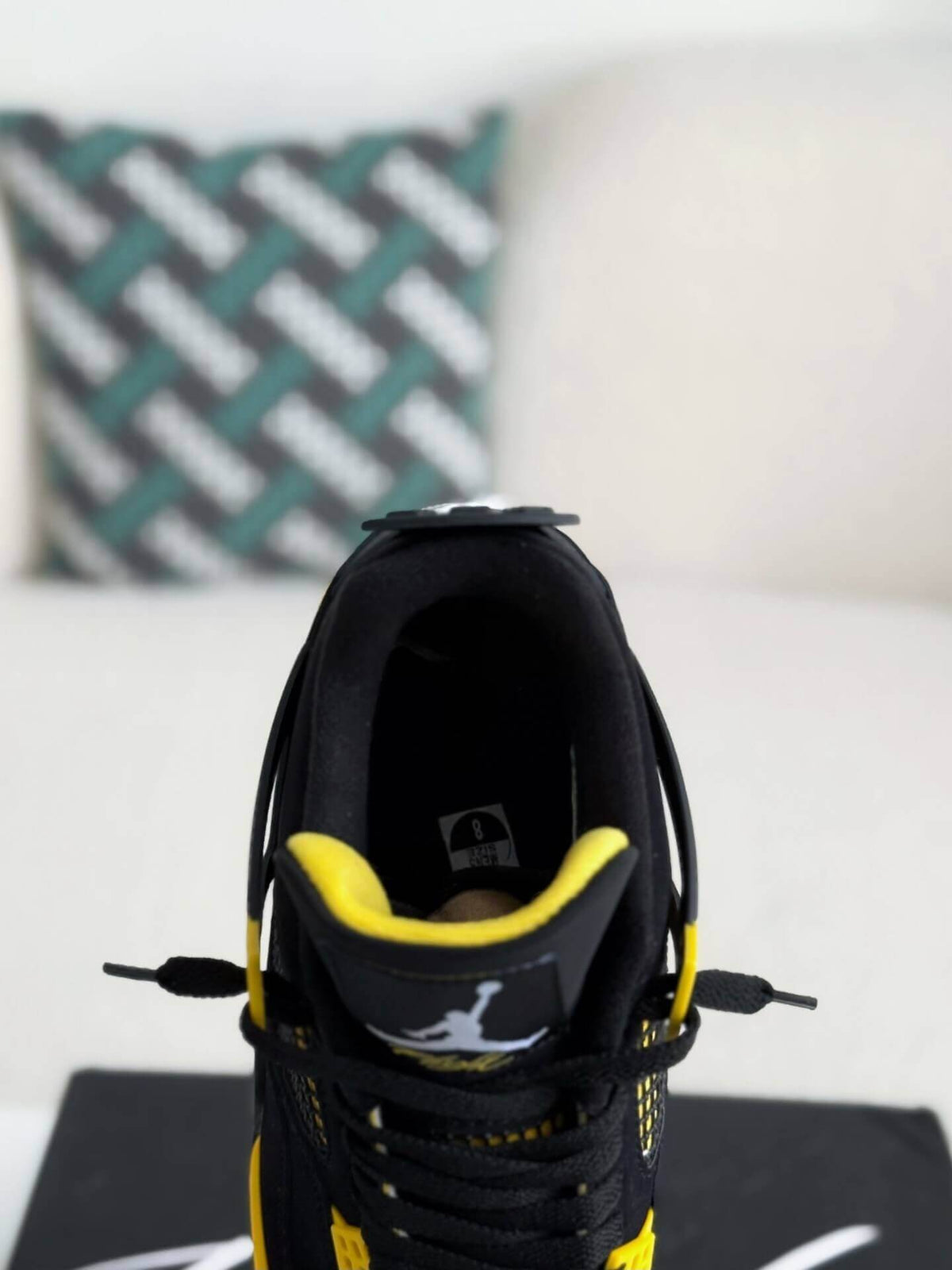 Nike Air Jordan 4 Retro Thunder -black & Yellow