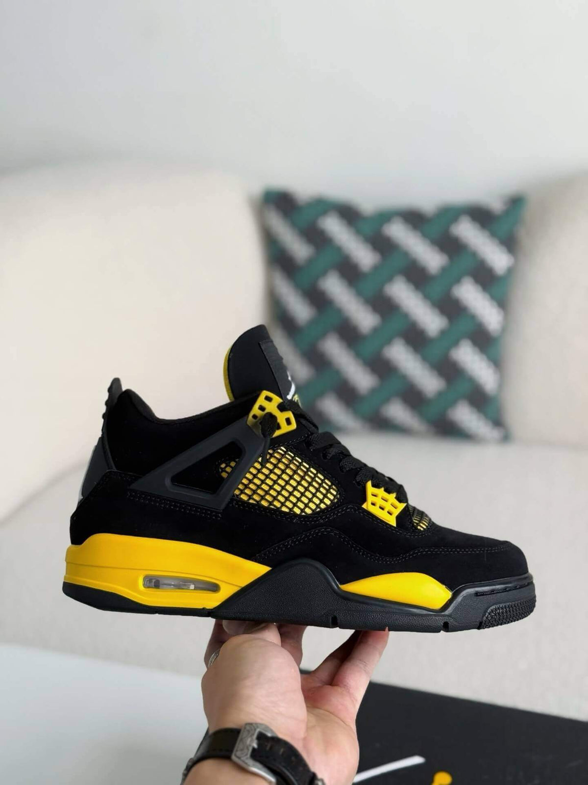 Nike Air Jordan 4 Retro Thunder -black & Yellow